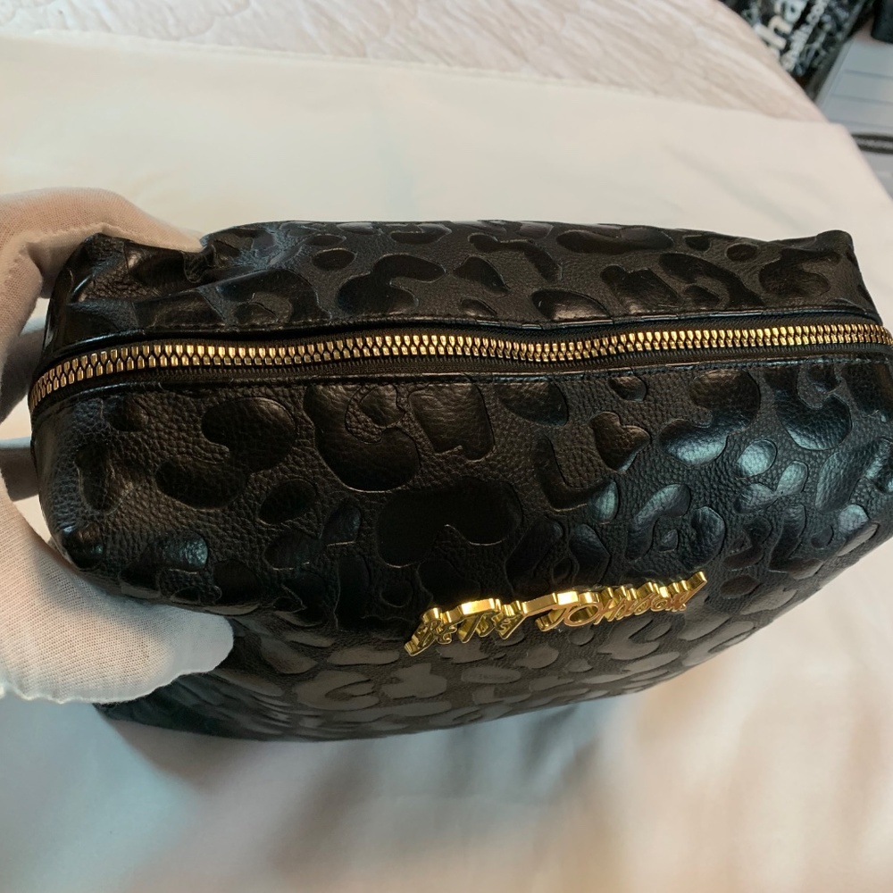 Betsey Johnson Black on Black Large Capacity Make Up / Travel Storage Bag! - Picture 5 of 9